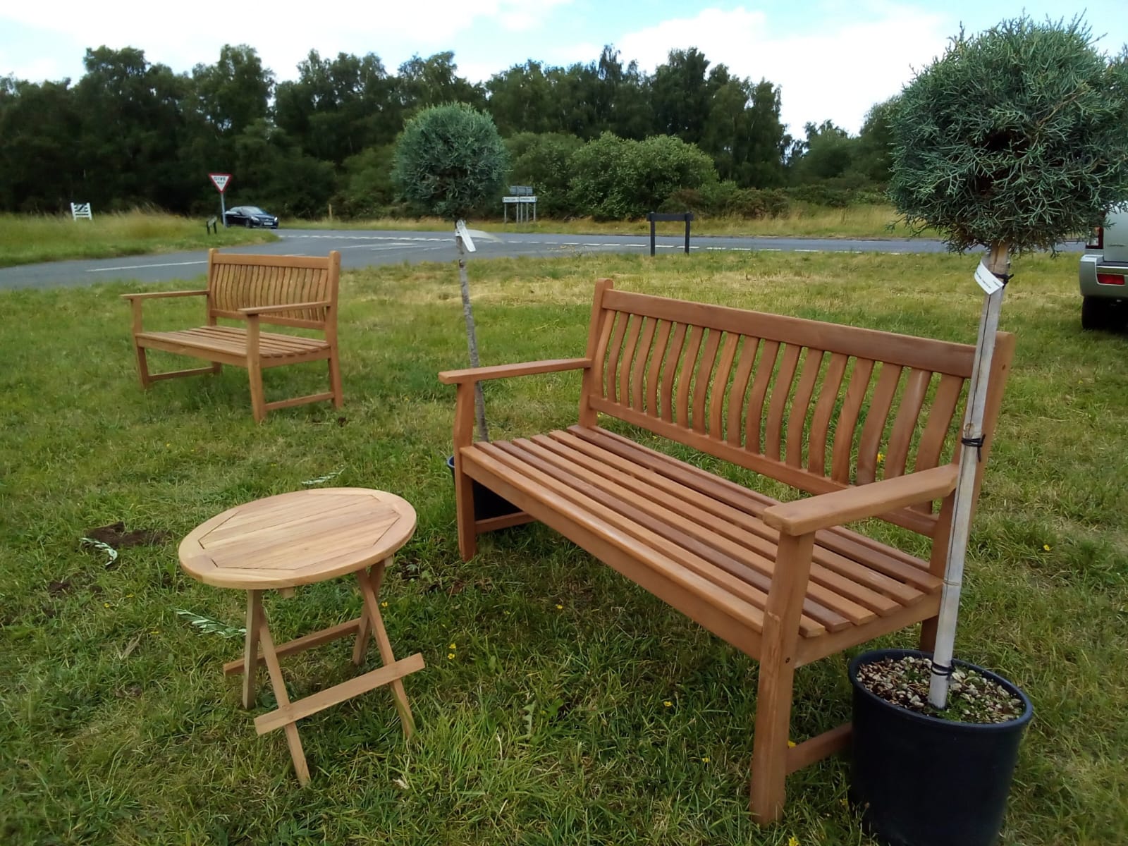 Curved Teak Bench with Round Table